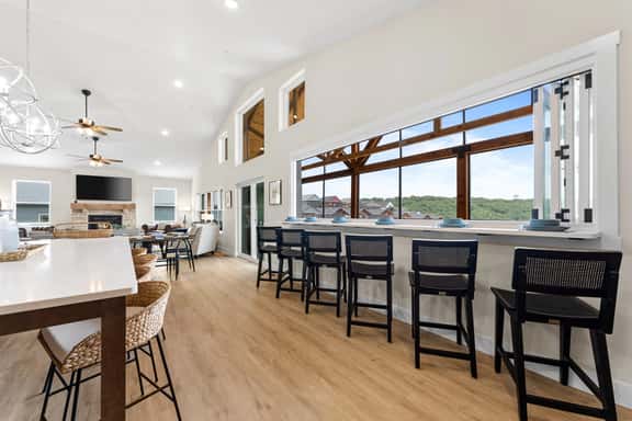 Lakeview Lodge - Image 1